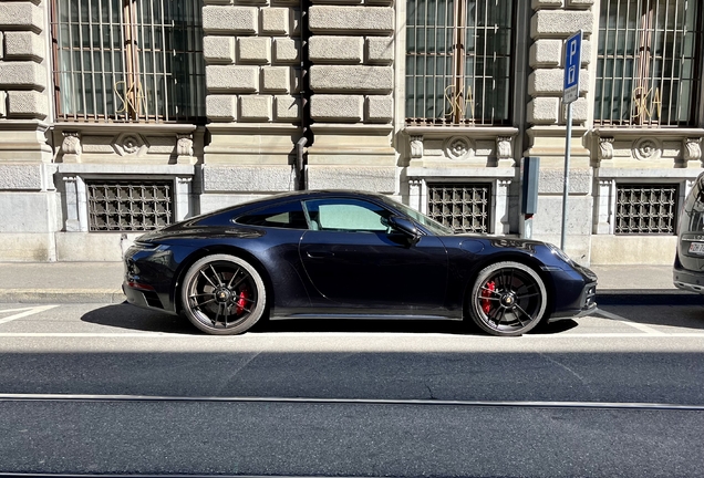 Porsche 992 Carrera 4 GTS