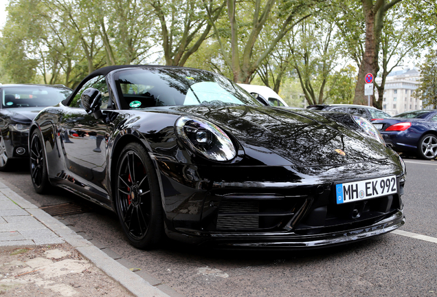 Porsche 992 Carrera 4 GTS Cabriolet