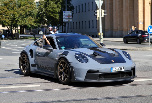 Porsche 992 GT3 RS Weissach Package