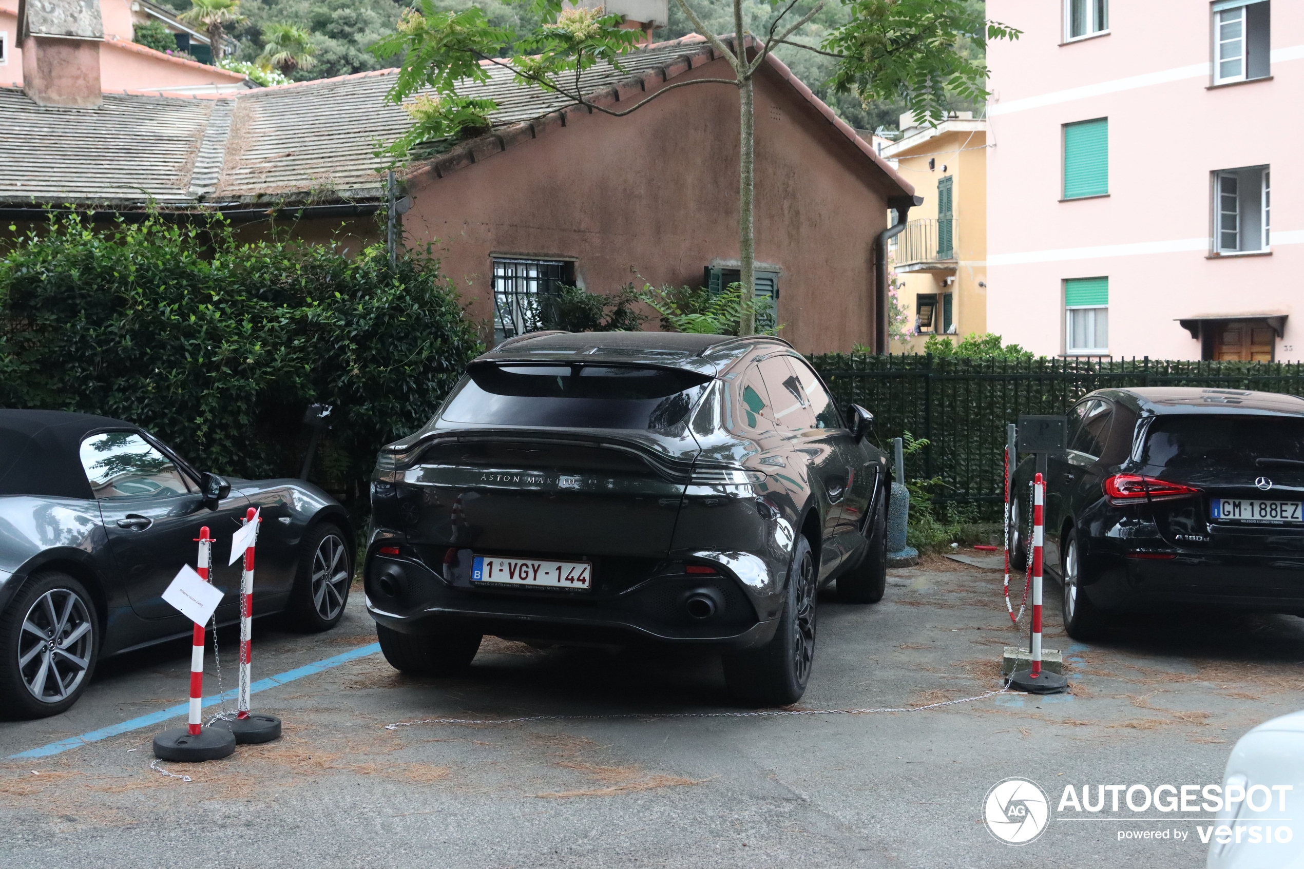 Aston Martin DBX