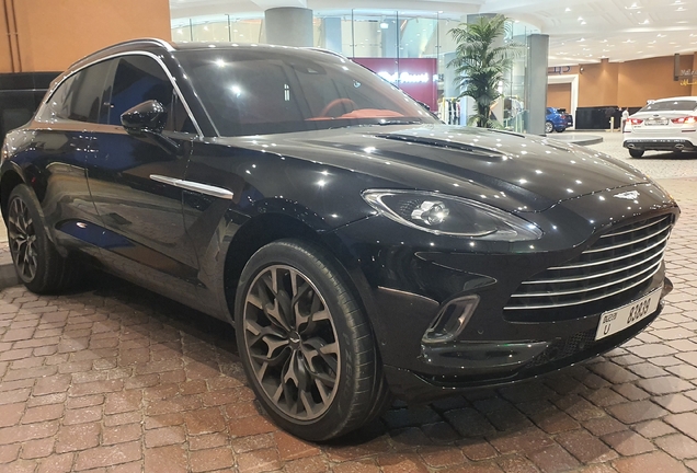 Aston Martin DBX