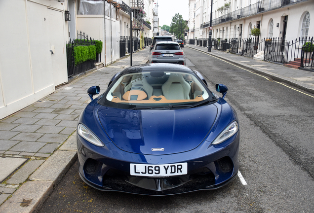 McLaren GT