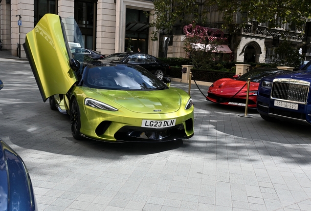 McLaren GT