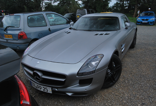 Mercedes-Benz SLS AMG