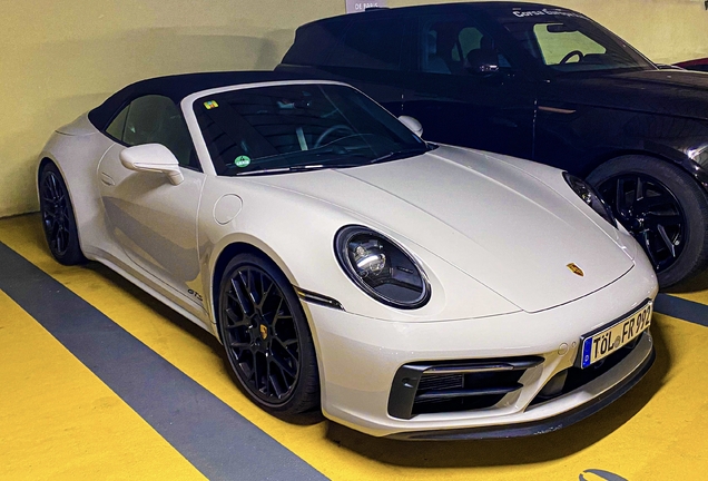 Porsche 992 Carrera 4 GTS Cabriolet