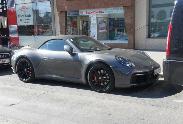 Porsche 992 Carrera 4S Cabriolet