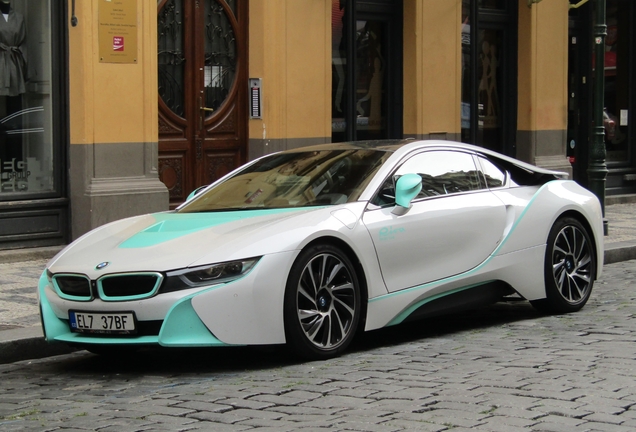 BMW i8