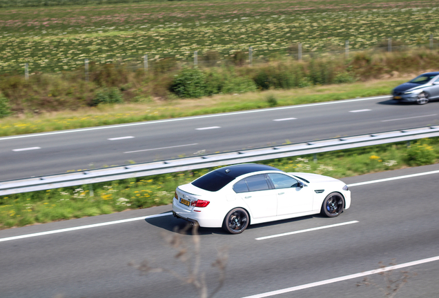 BMW M5 F10 2011