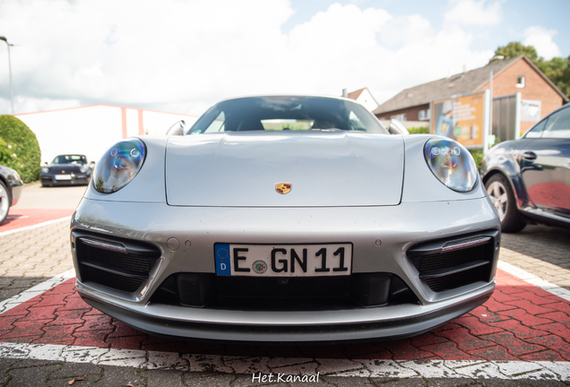 Porsche 992 Carrera 4 GTS Cabriolet