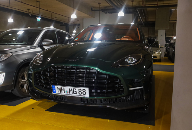 Aston Martin DBX707