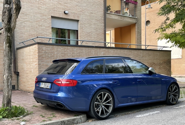 Audi RS4 Avant B8