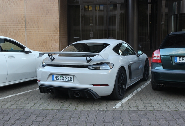 Porsche 718 Cayman GT4