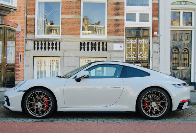 Porsche 992 Carrera 4S