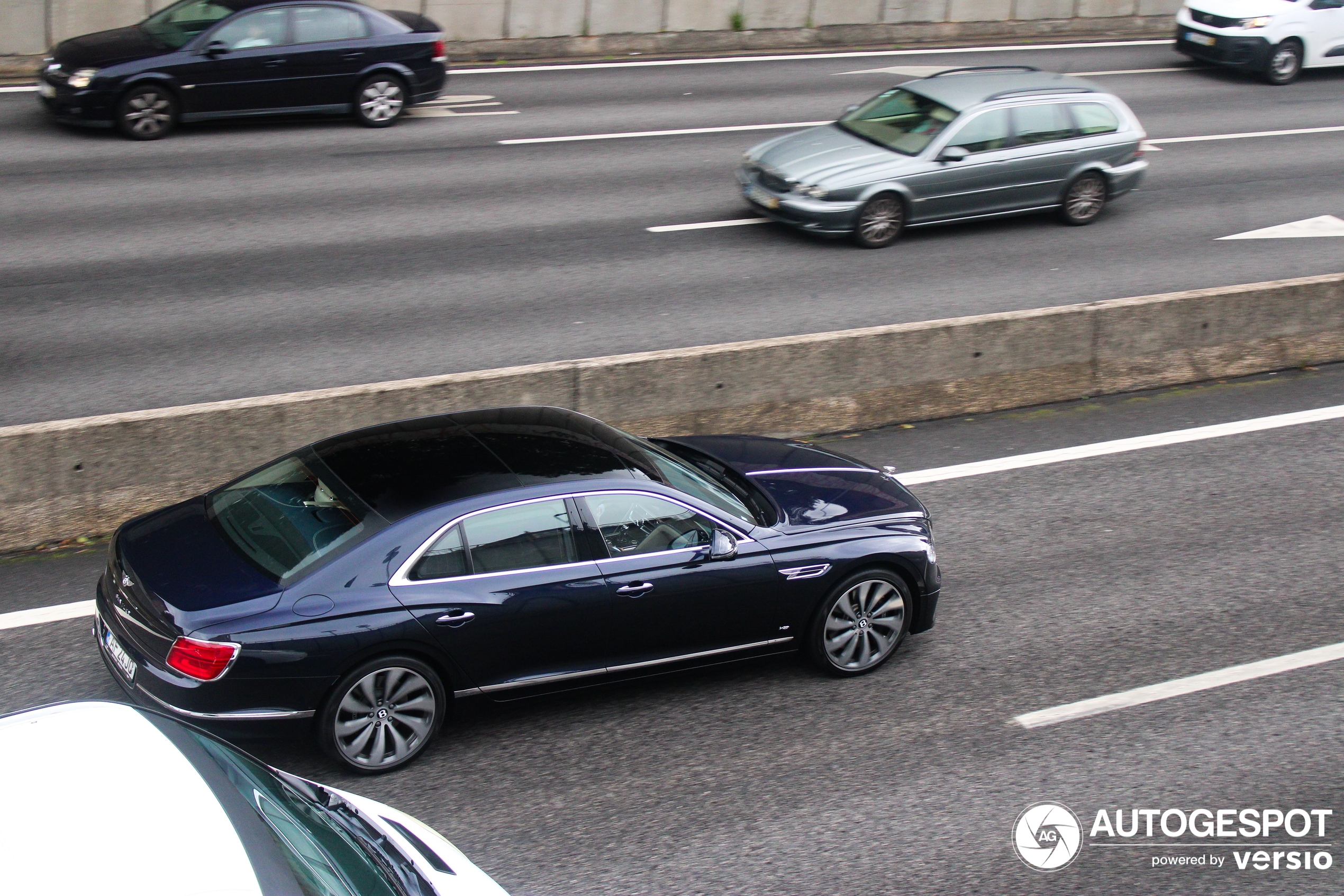 Bentley Flying Spur V8 2021