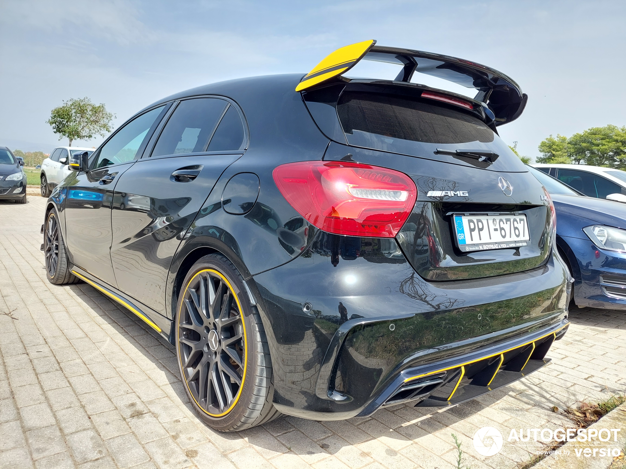 Mercedes-AMG A 45 W176 Yellow Night Edition