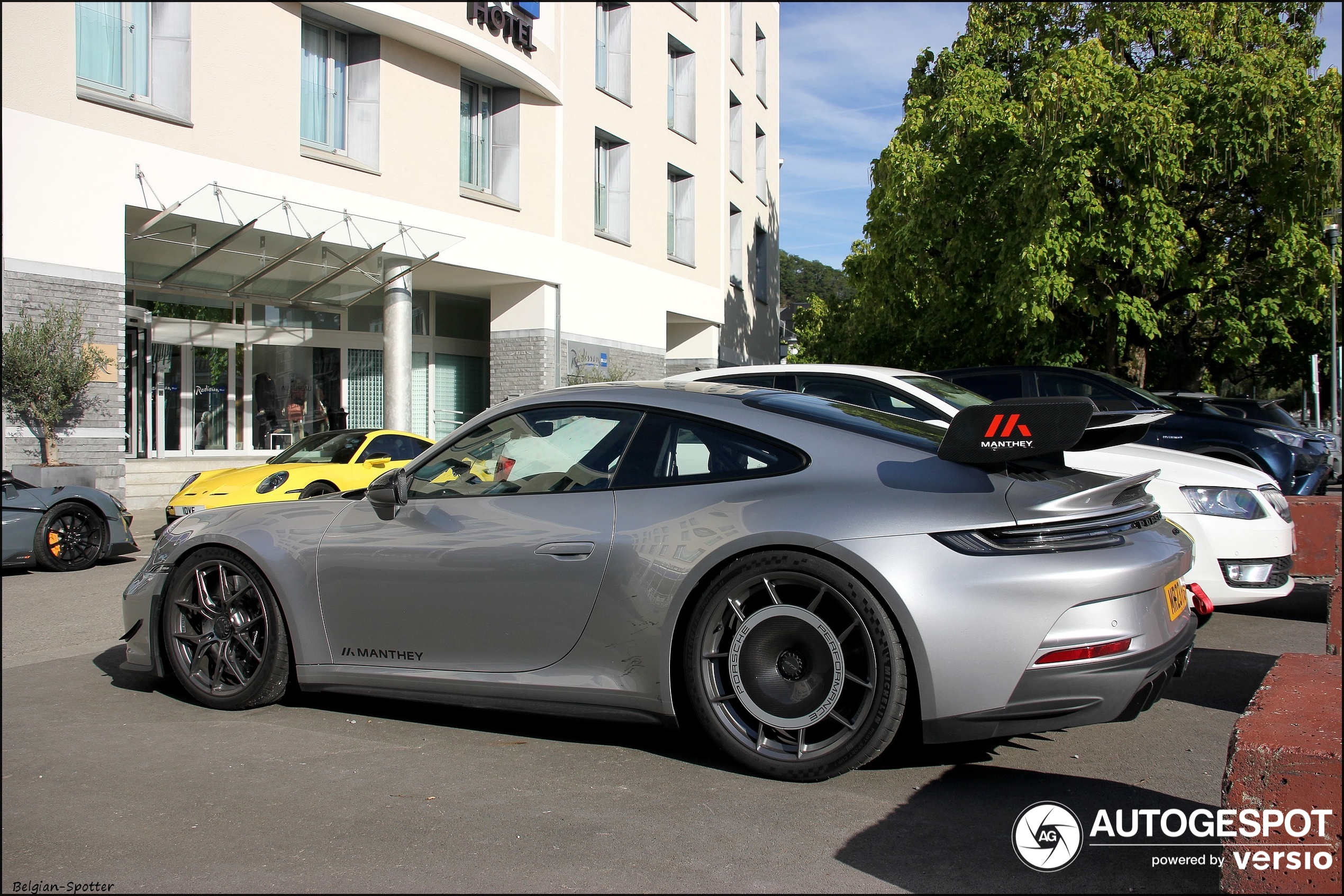 Porsche Manthey Racing 992 GT3 MR