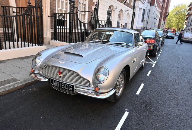 Aston Martin DB6 Superleggera