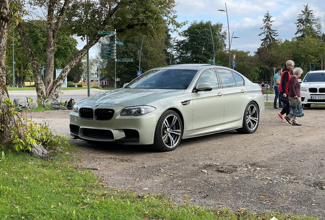 BMW M5 F10 2011