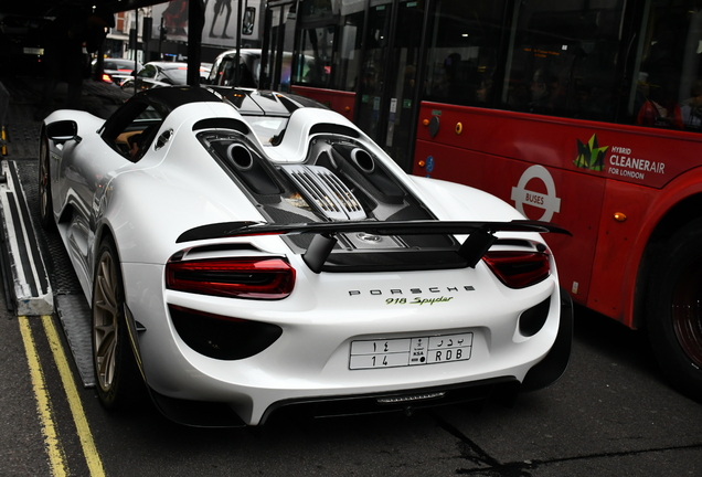 Porsche 918 Spyder Weissach Package