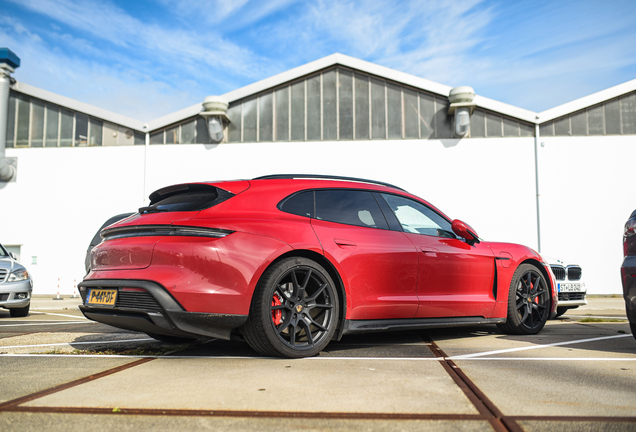 Porsche Taycan GTS Sport Turismo