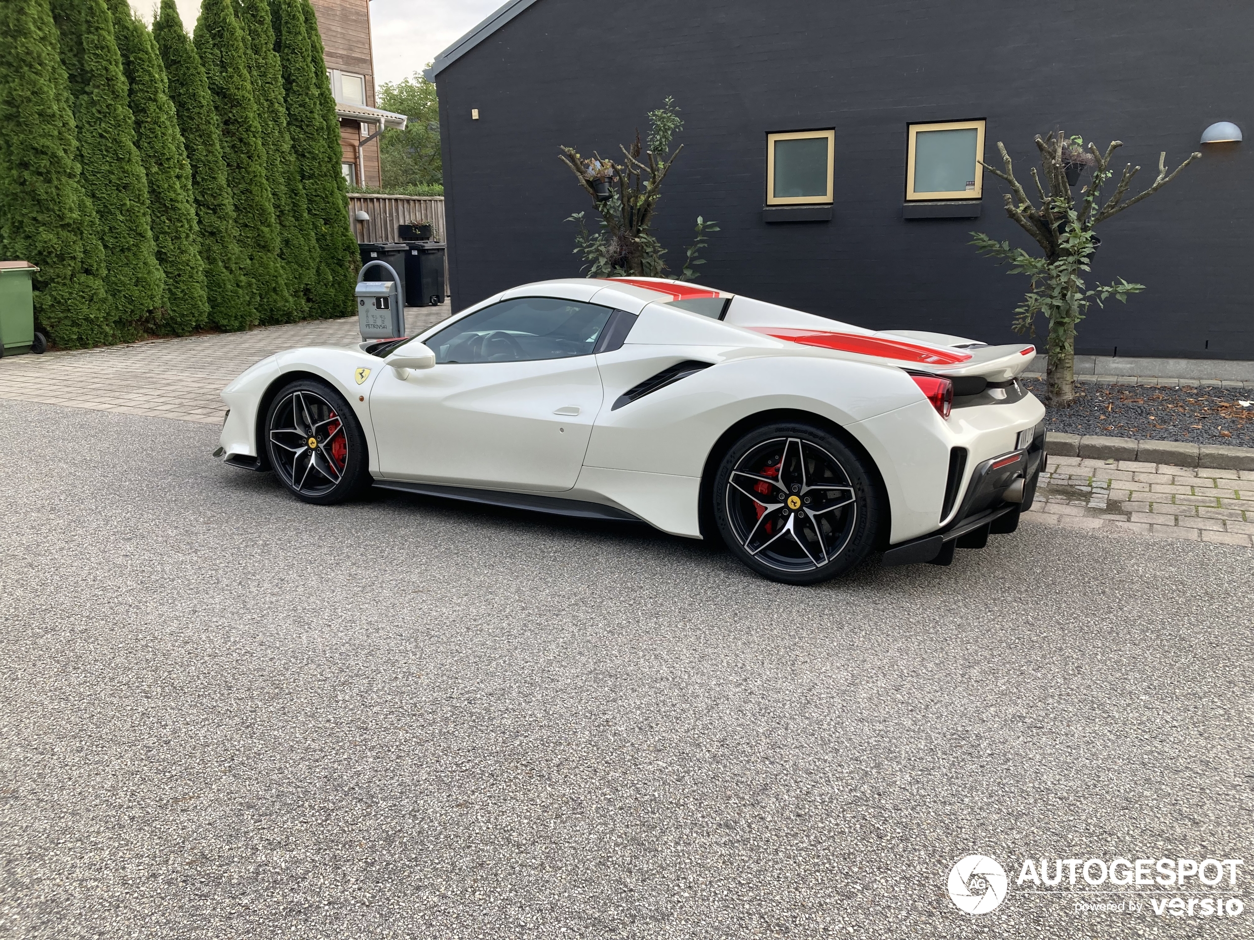 A beautiful 488 Pista Spider shows up in Malmö, Sweden