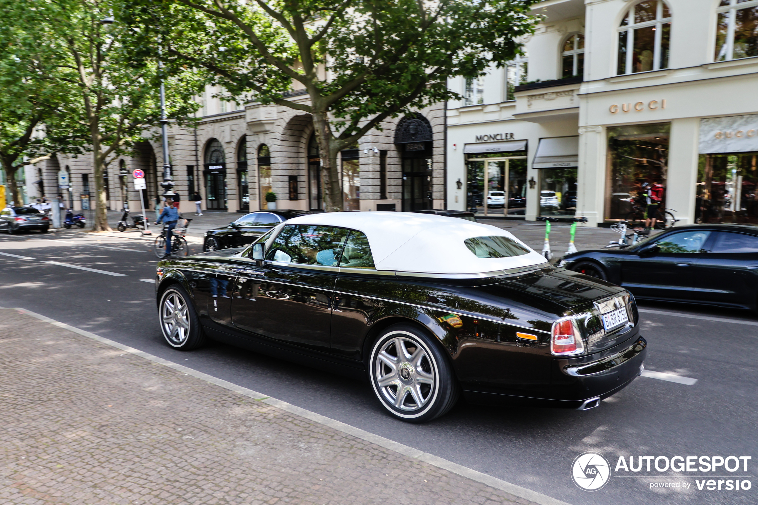 洋書 Rolls-Royce The Derby Phantoms Rolls Royce the Derby Phantoms: L. DALTON: 9781869912017