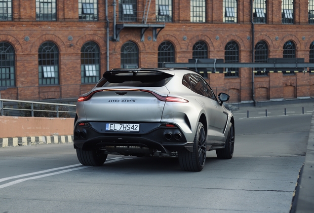 Aston Martin DBX707