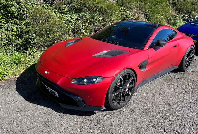 Aston Martin V8 Vantage 2018