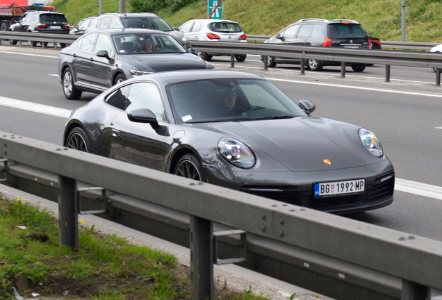 Porsche 992 Carrera 4S