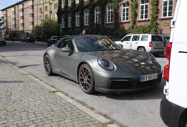 Porsche 992 Carrera 4S Cabriolet