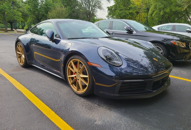 Porsche 992 Carrera 4S