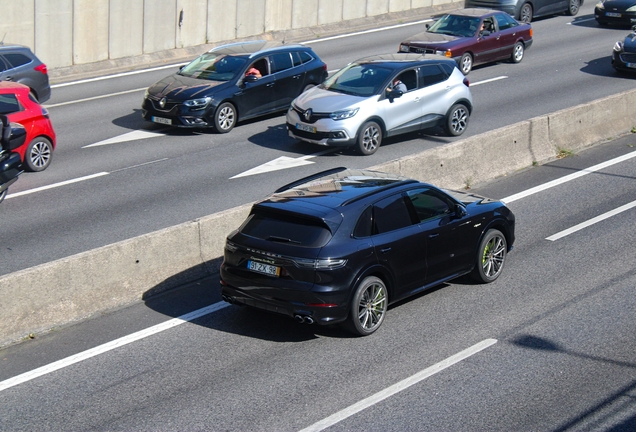 Porsche Cayenne Turbo S E-Hybrid