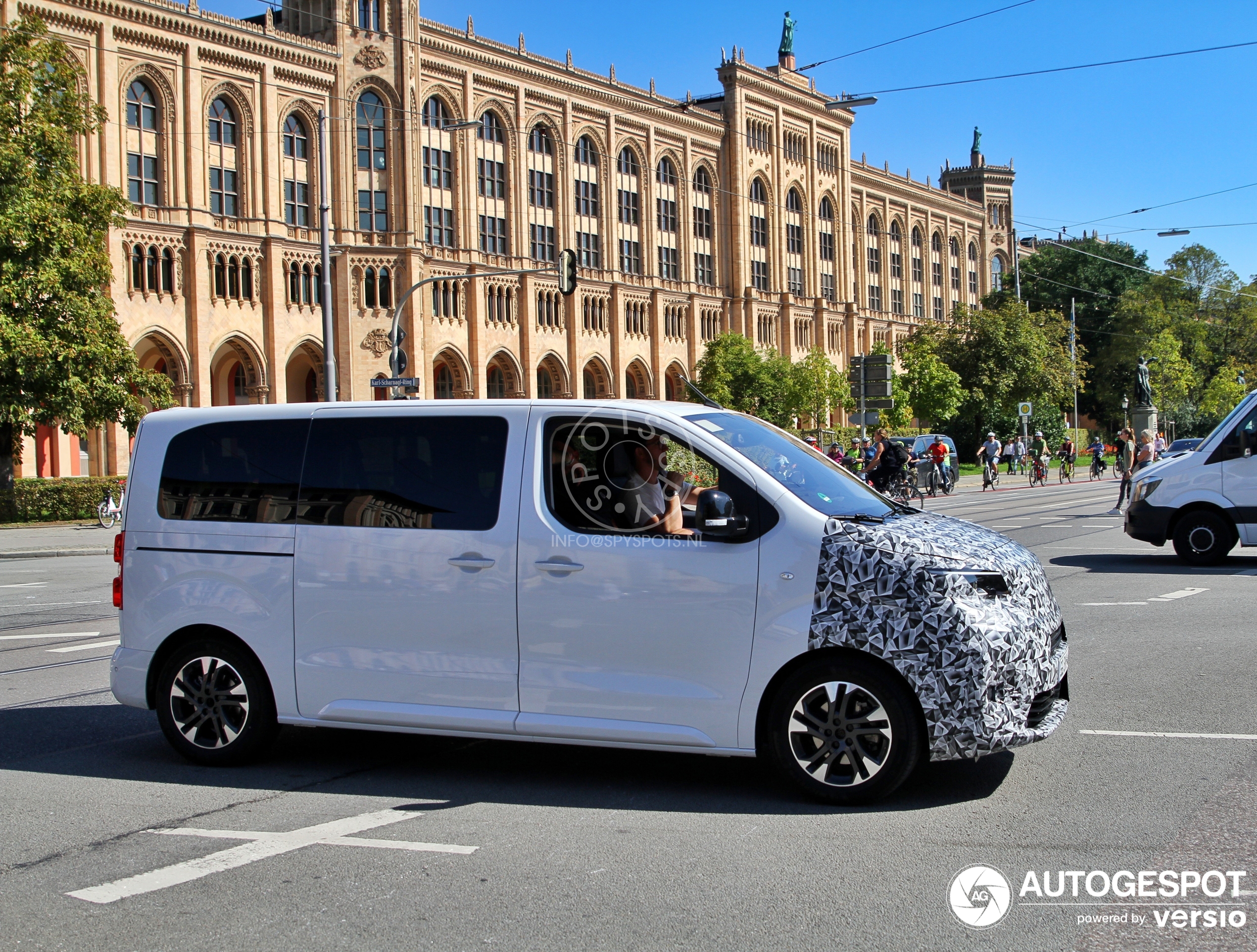 Opel Zafira Life 2024