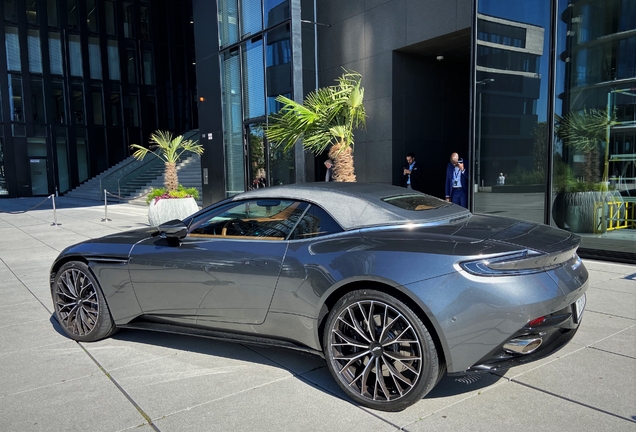 Aston Martin DB11 V8 Volante