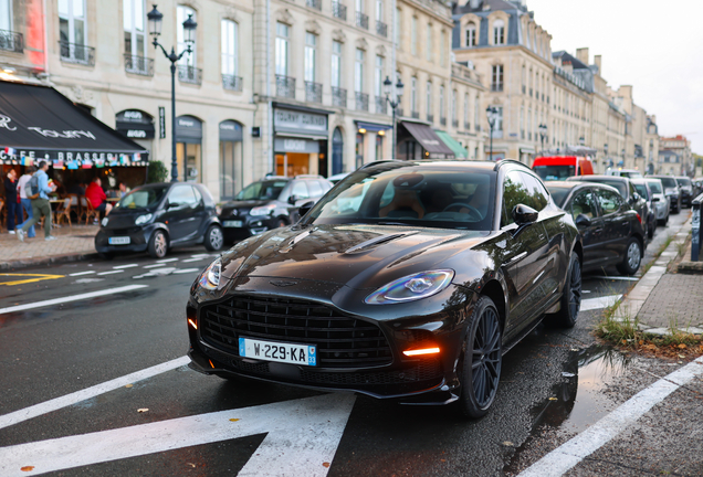 Aston Martin DBX707