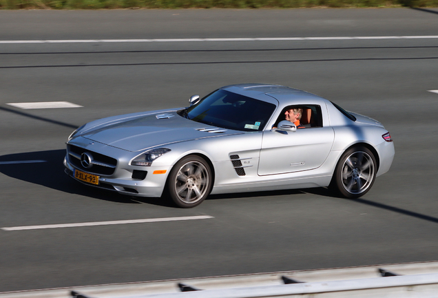 Mercedes-Benz SLS AMG