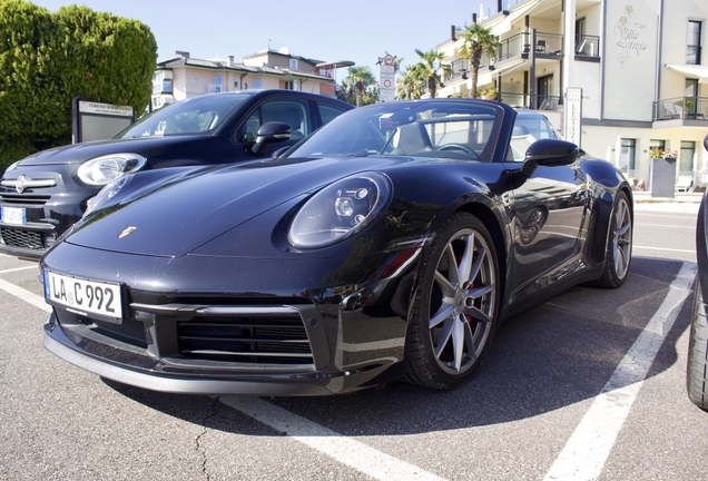 Porsche 992 Carrera 4S Cabriolet