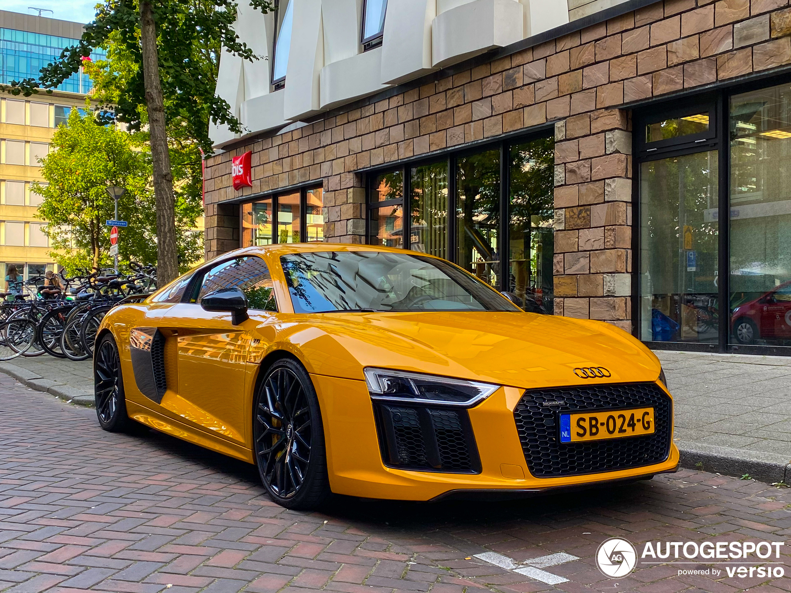 Audi R8 V10 Plus 2015