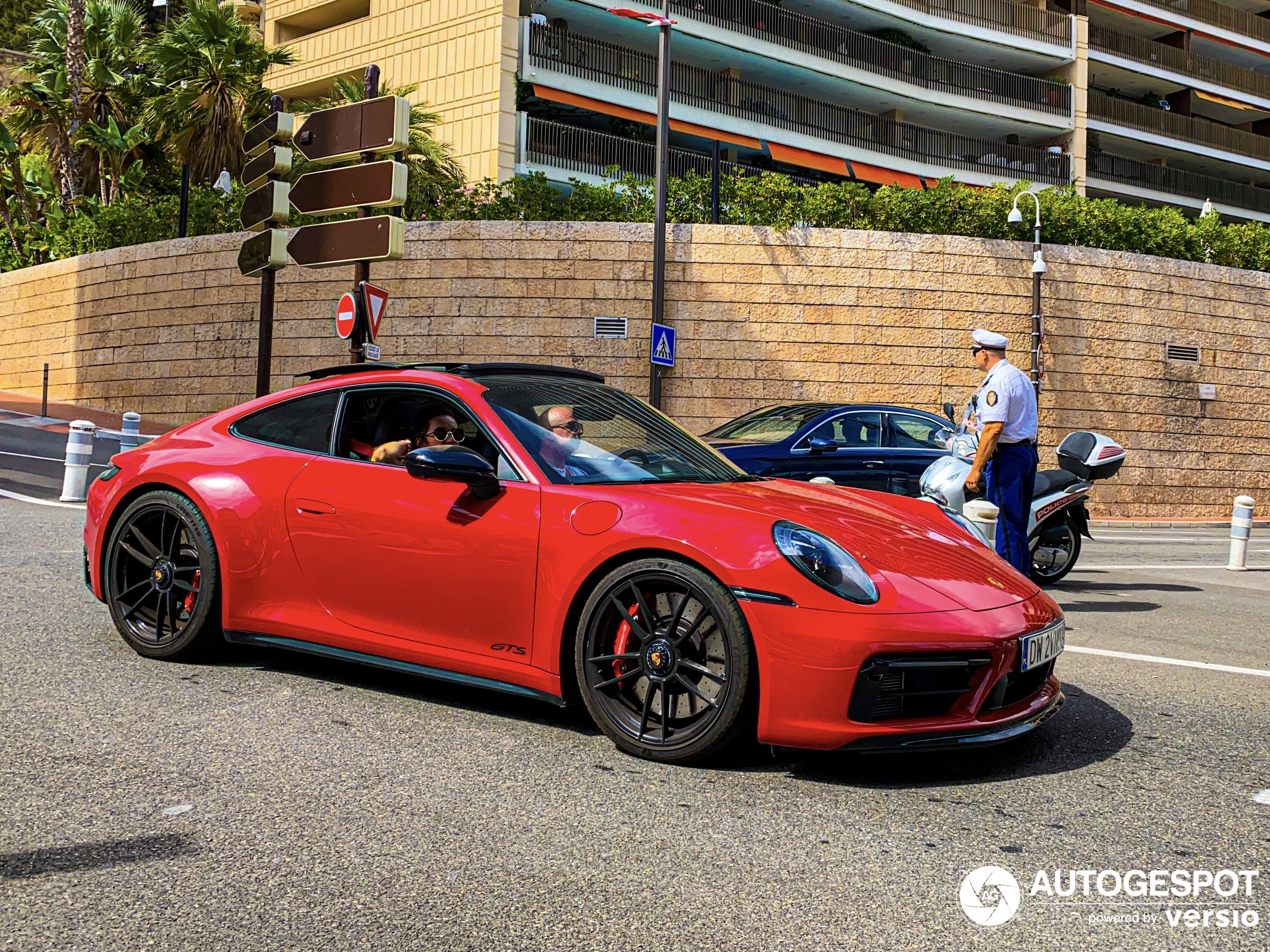 Porsche 992 Carrera 4 GTS