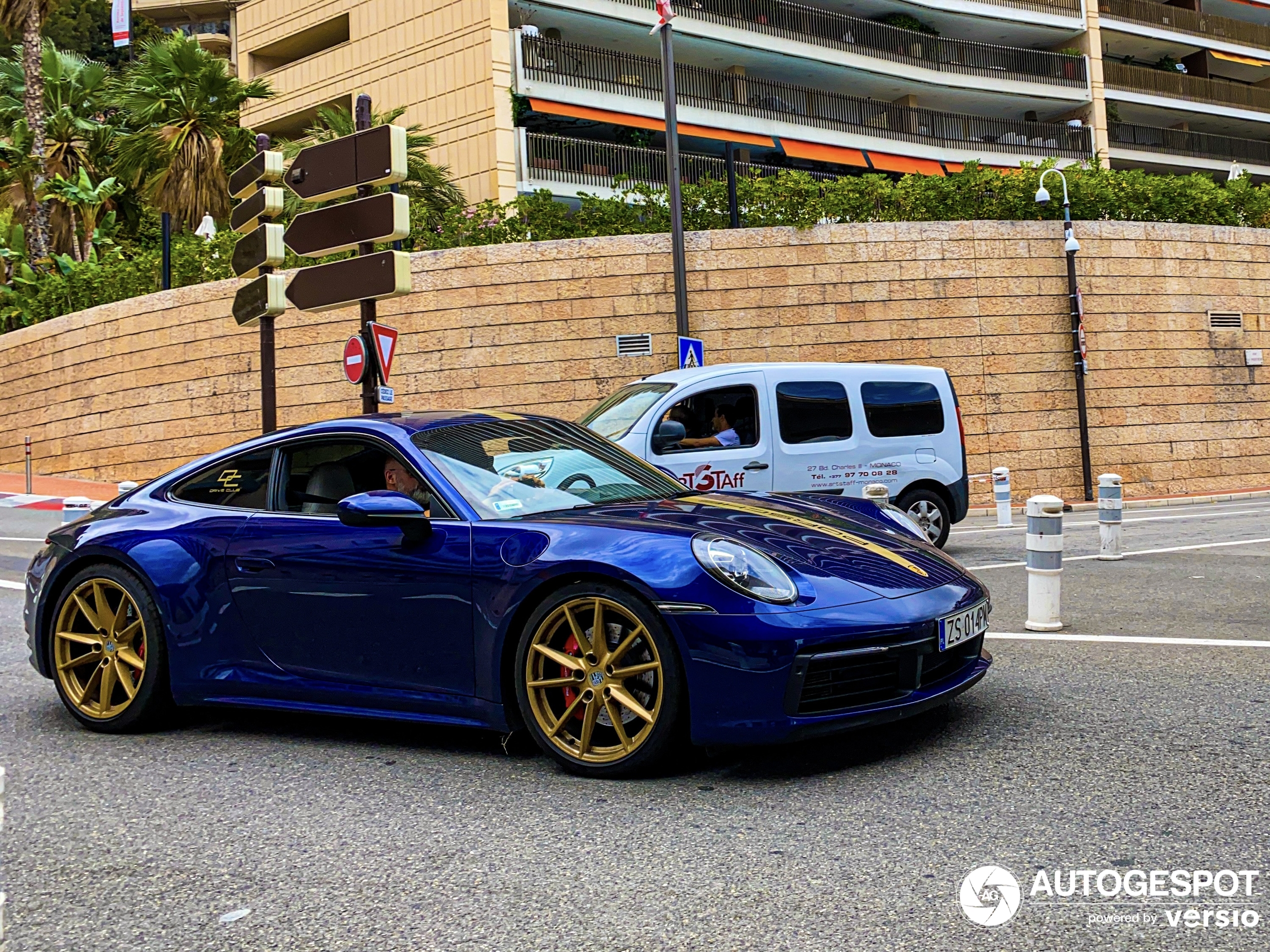 Porsche 992 Carrera 4S