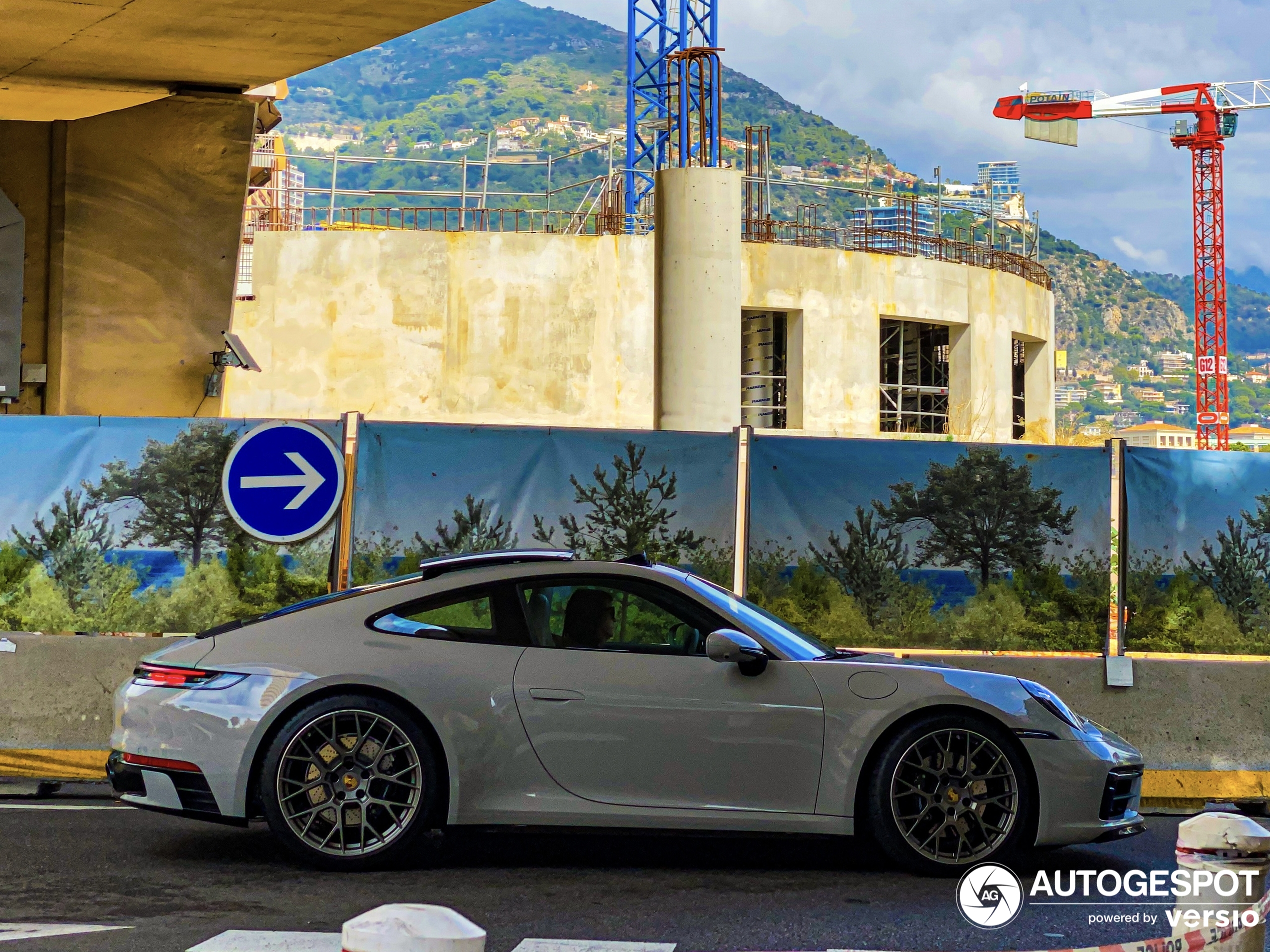 Porsche 992 Carrera 4S