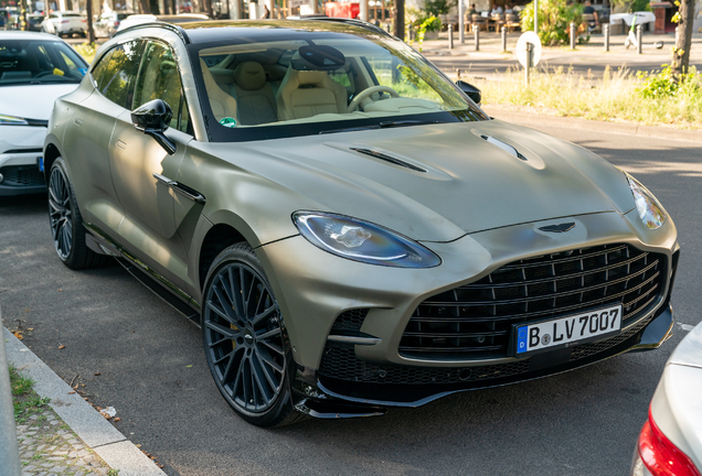 Aston Martin DBX707