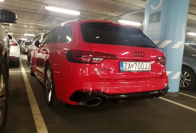 Audi RS4 Avant B9