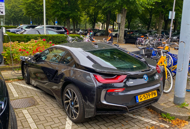 BMW i8