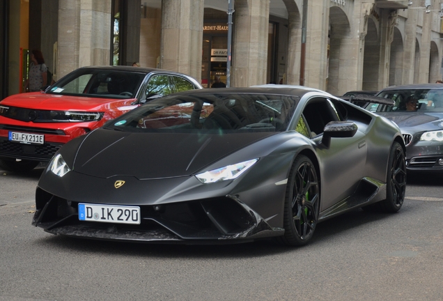 Lamborghini Huracán LP640-4 Performante