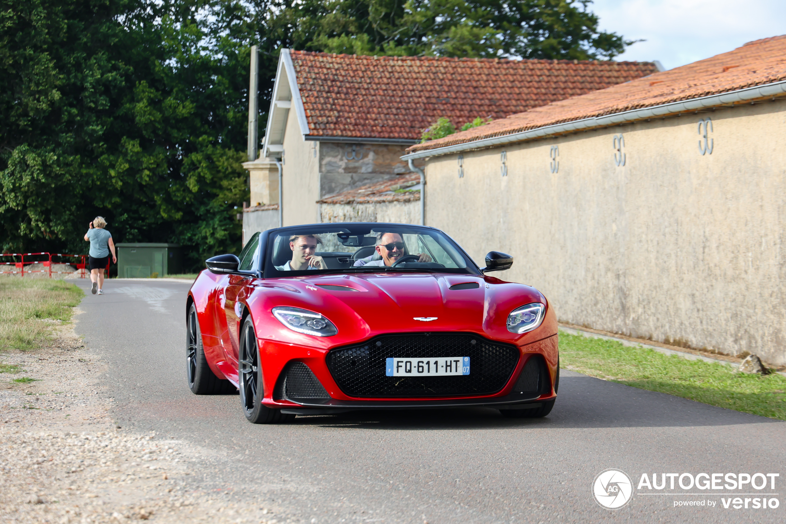 Aston Martin DBS Superleggera Volante