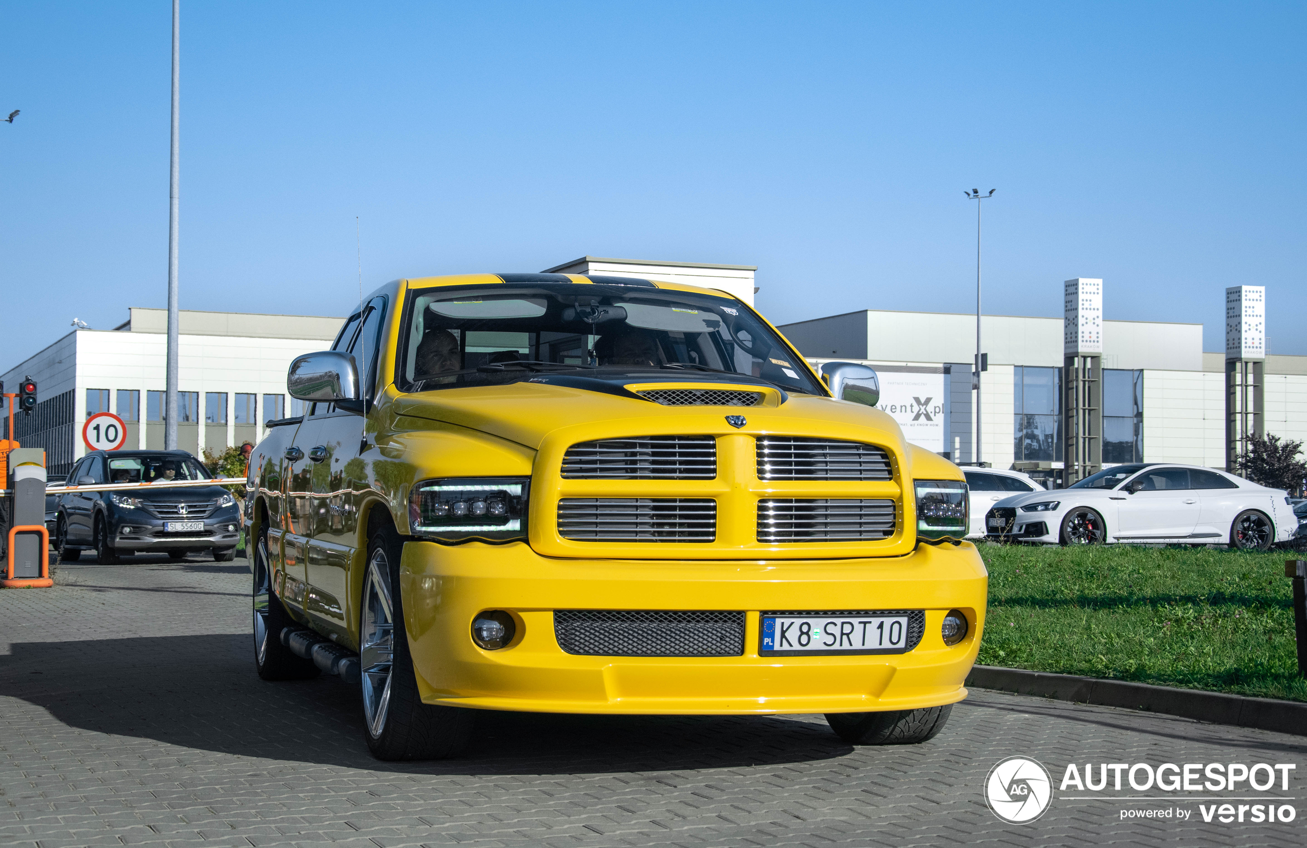 Dodge RAM SRT-10 Quad-Cab Yellow Fever Edition