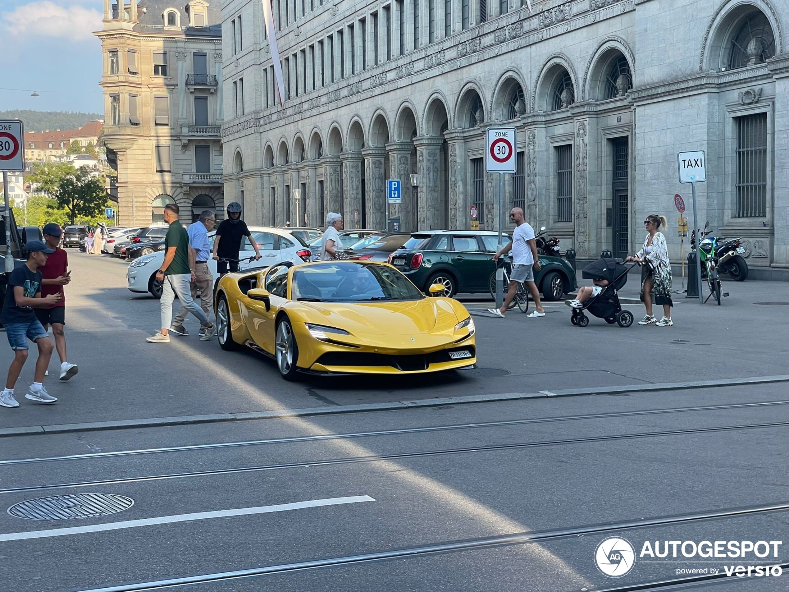 Ferrari SF90 Spider