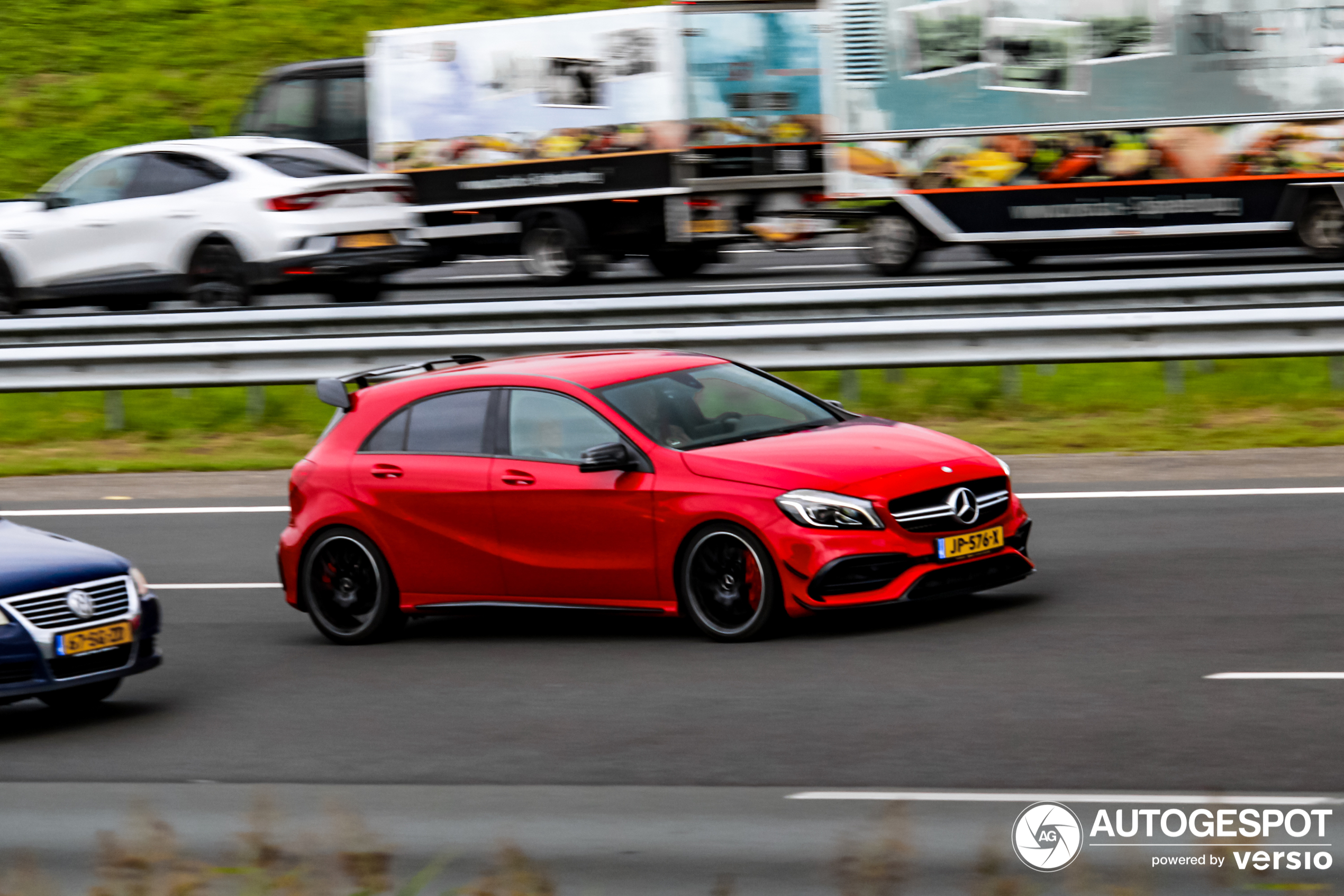 Mercedes-AMG A 45 W176 2015