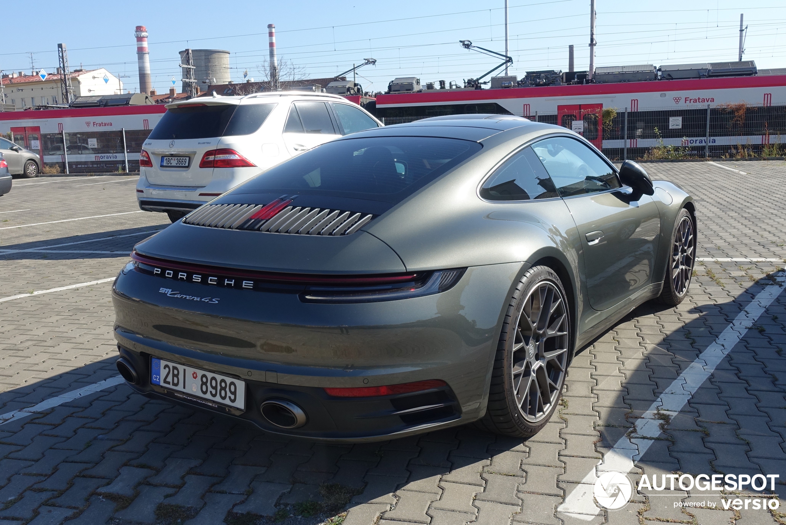 Porsche 992 Carrera 4S